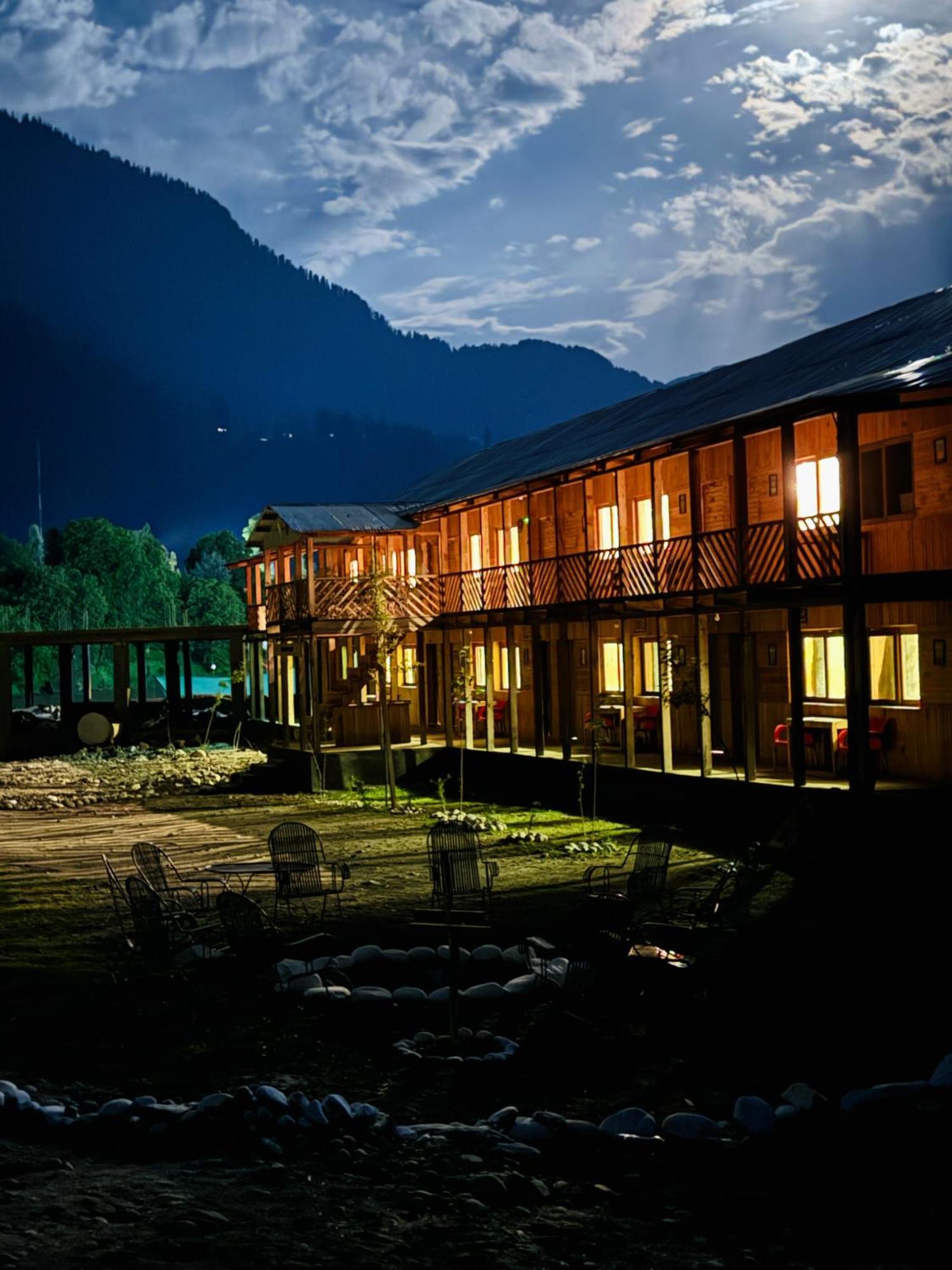 Wyndham Heritage Hotel & Resort Sharda Shardi エクステリア 写真